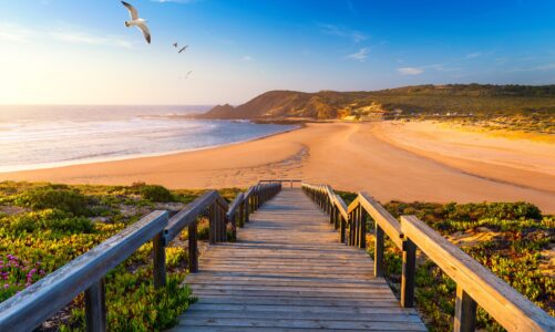 Algarve – 300 dni słońca i tanie loty z Polski. Nic dziwnego, że AI je wskazała