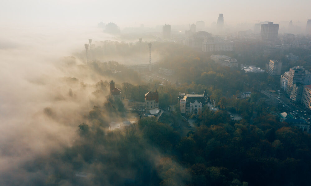 Antysmogowy sukces Tarnowa bez zakazów. Czy Kraków wybrał złą drogę?