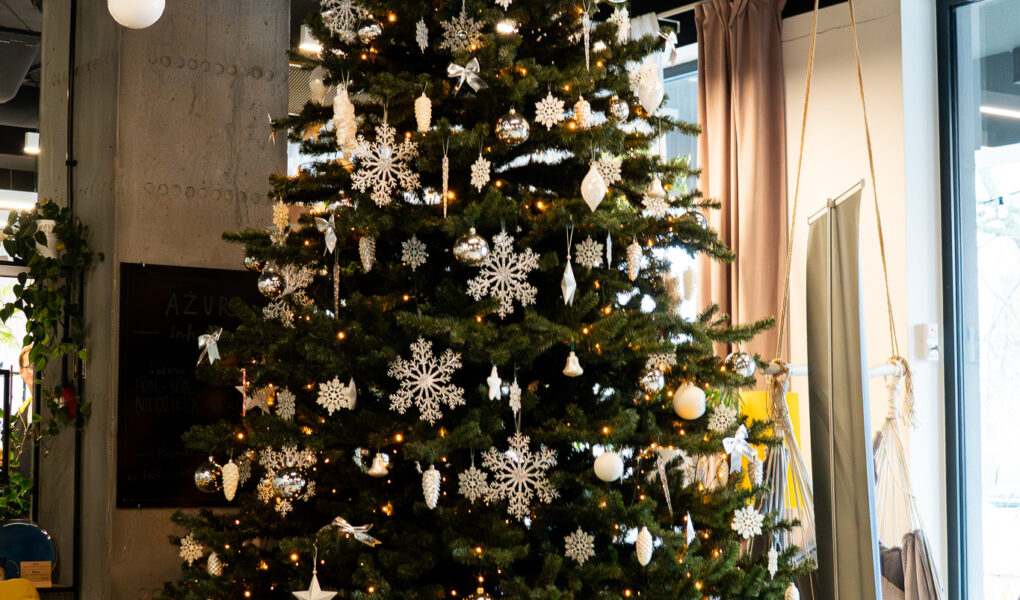 swieta-i-sylwester-poza-domem-jak-zmieniaja-sie-zwyczaje-polakow